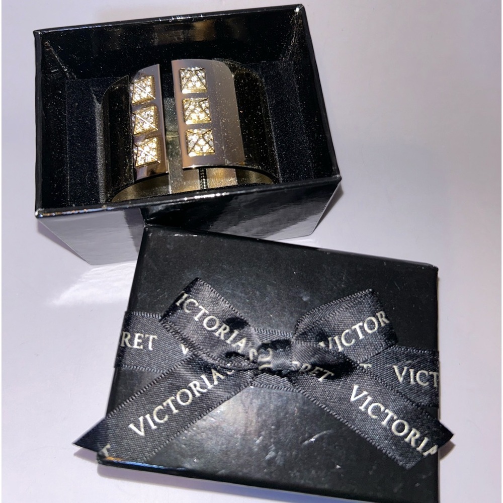 Nwt Victoria secret gold bling cuff bracelet